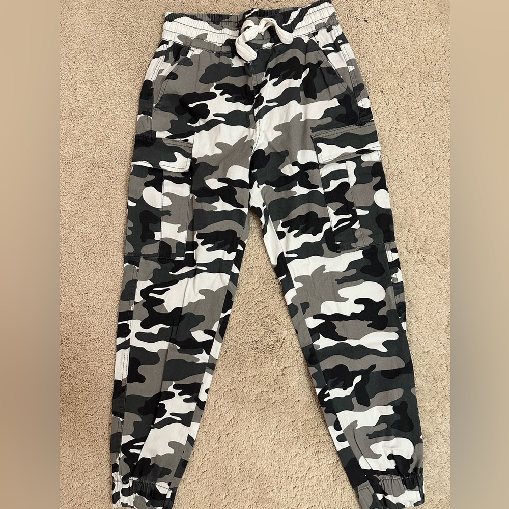 New H&M Small Camo Cargo pants